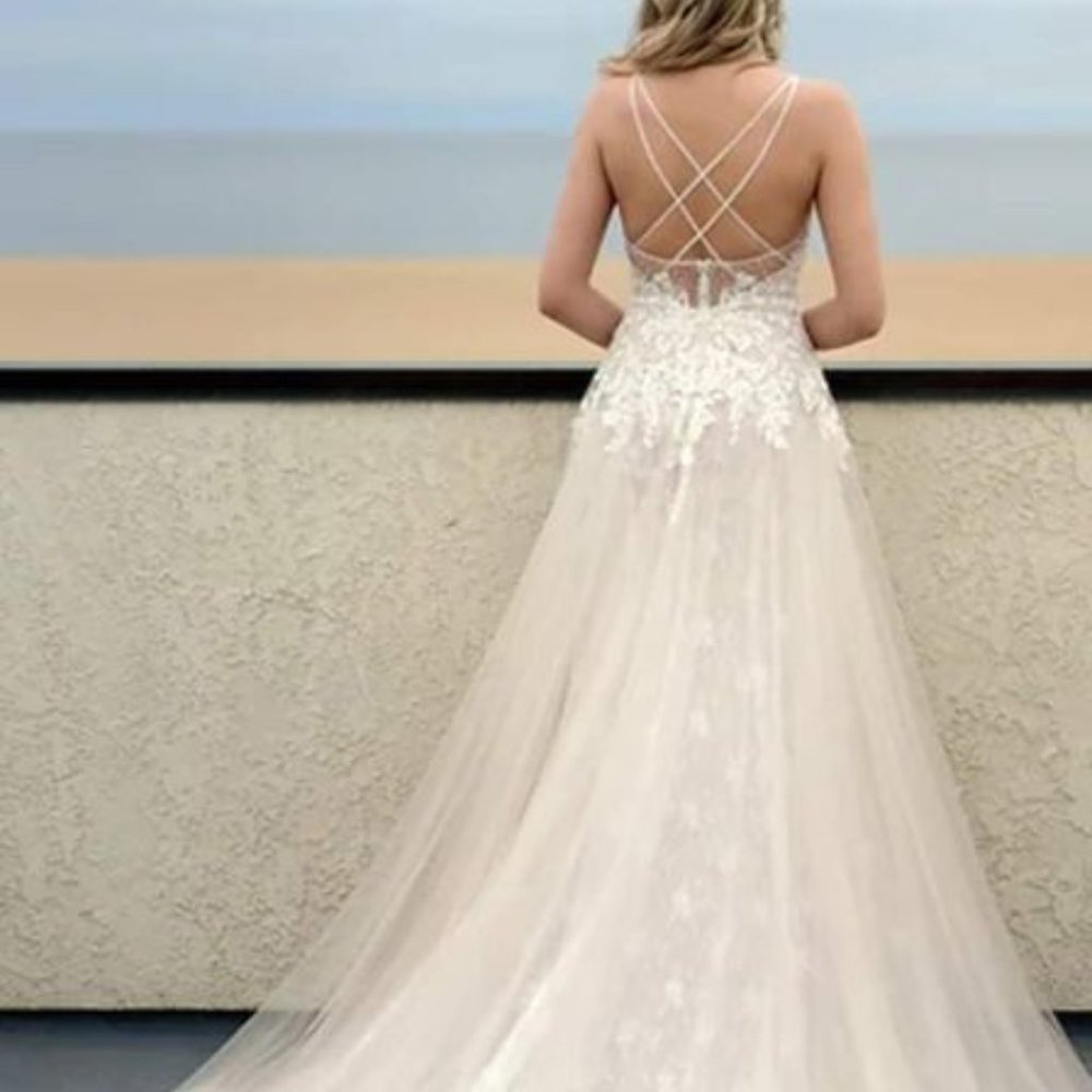 Wedding Dress Size 14 Floral Wedding Ivory with Nude underlay